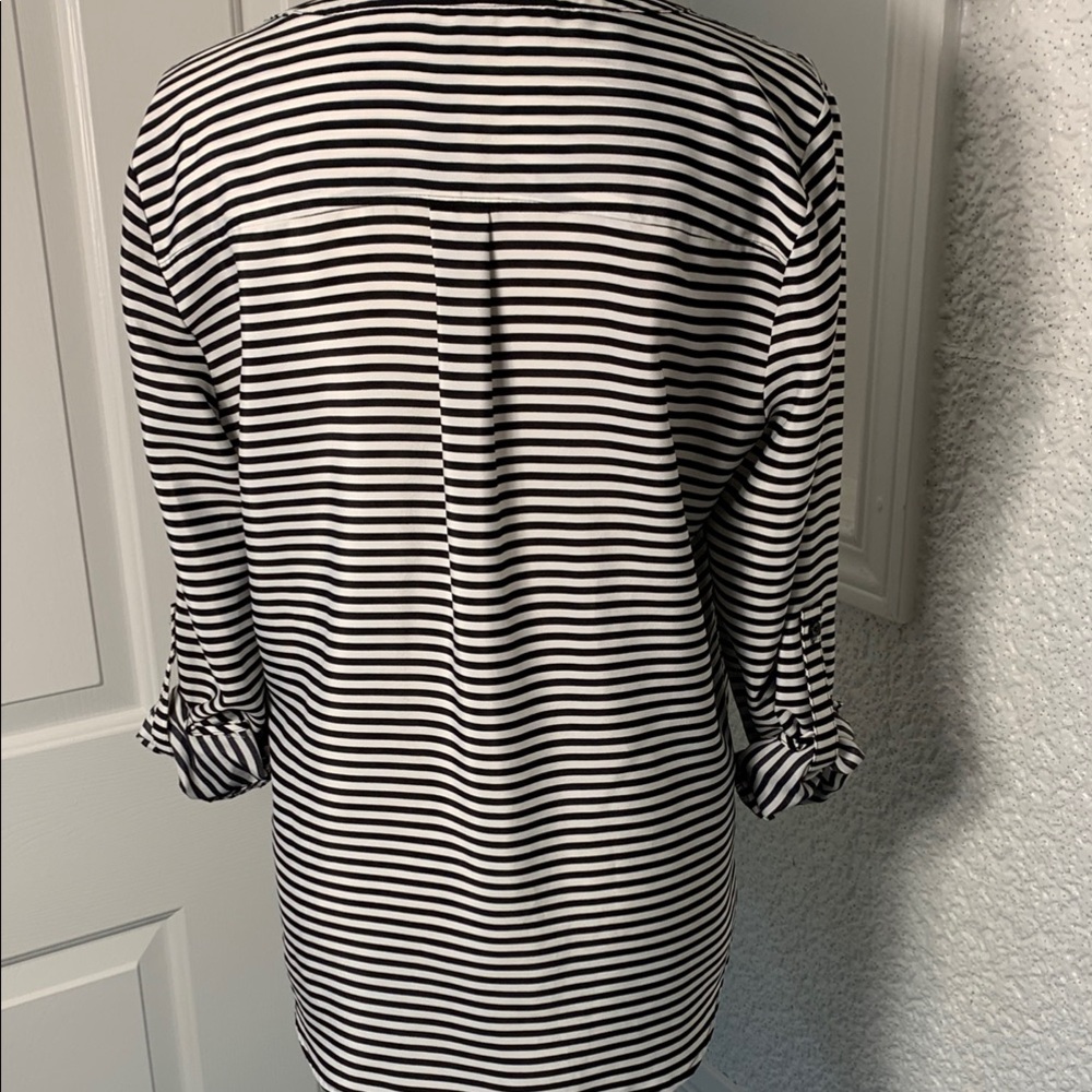 Ann Tayle\or Black and White Striped Women's Blouse Size Medium - Picture 6 of 9